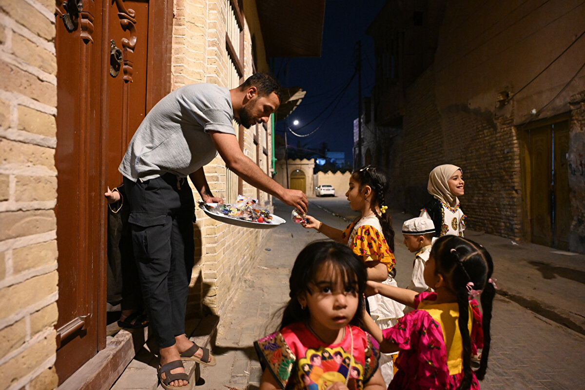 "Karankau" adı verilen bu gece, büyük küçük herkesin beklediği halk festivaline dönüşüyor. 