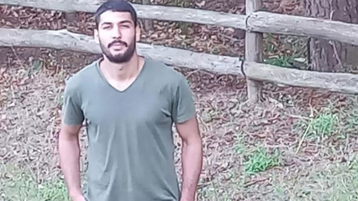 Olay, 17 Mart Pazartesi gecesi Fevzi Çakmak Mahallesi'nde meydana geldi. Edinilen bilgilere göre, Abdurrahman Balcı (26), yaşadıkları apartmanın önünde oturan Berat C. (19), Baran C. (17) ve Musa P.'yi (19) yedikleri çekirdekleri etrafı atmasınlar ve gürültü yapmasınlar diye uyardı.