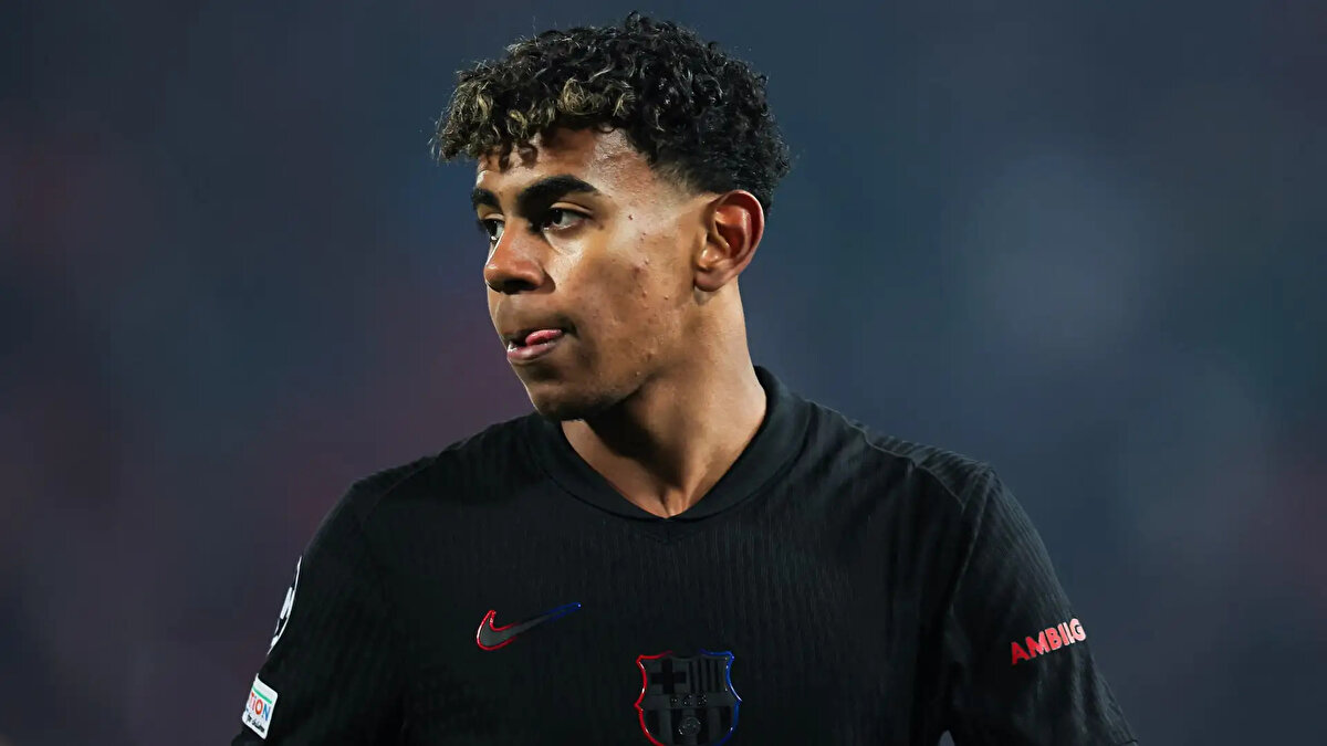 Barcelona'nın genç İspanyol yıldızı Lamine Yamal'ın başı çektiği listede, Serie A ekibi Juventus'ta oynayan Kenan Yıldız beşinci, Alman takımı Eintracht Frankfurt'ta forma giyen Can Uzun ise dokuzuncu sırada kendine yer buldu.<br>