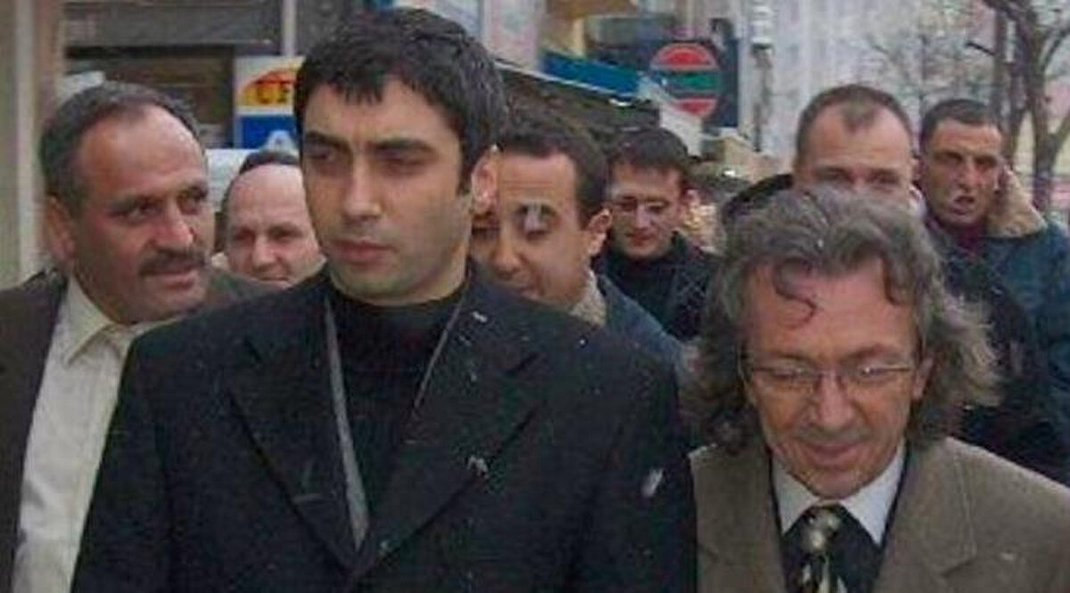 Vefatından henüz birkaç ay önce Kurtlar Vadisi ekibiyle bir araya gelmişti, usta yönetmen. Kurtlar Vadisi onun da hayatında iz bırakmış işlerinden biriydi.