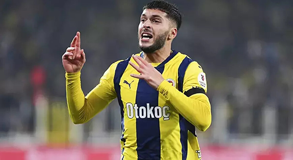 Sarı-lacivertlilerin milli futbolcu için en az 20 milyon euroluk bonservis belirlediği ifade edildi.