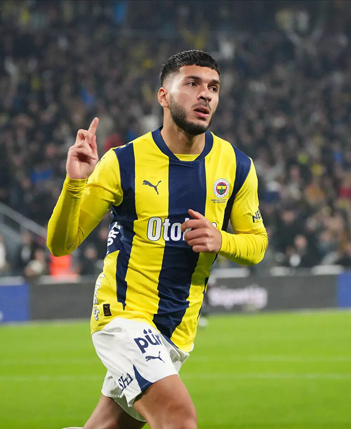 Oğuz Aydın bu sezon Fenerbahçe formasıyla çıktığı 19 maçta, 5 gol ve 6 asistlik skor katkısı verdi.