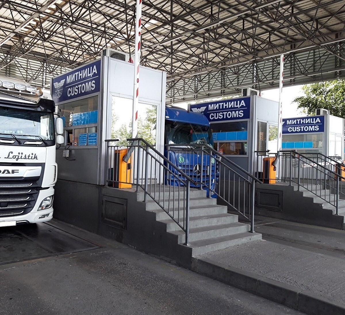 Bulgaristan gümrüklerinde ilk kez tek kişi üzerinde rekor altın ele geçirildiği öğrenildi.