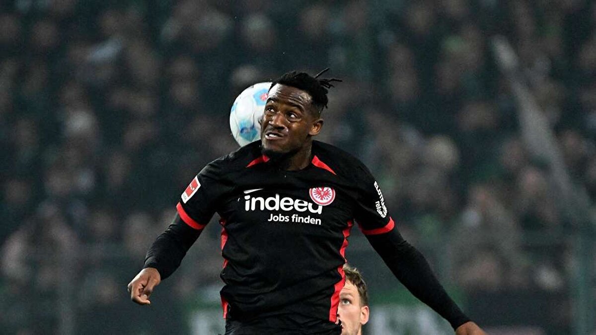 Golcü oyuncu, Alman ekibinin Ajax ile oynadığı UEFA Avrupa Ligi son 16 turu rövanş maçında oyuna girerek tekrarlanması zor bir başarıya imza attı.