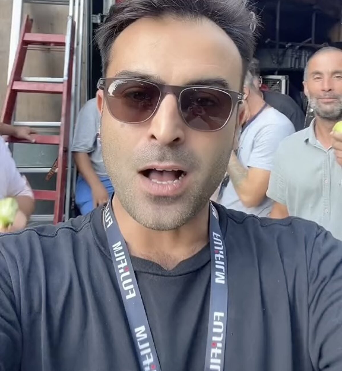 Son olarak usta yönetmen Osman Sınav'ın vefatı üzerine çektiği TikTok videosu, büyük ilgi topladı.