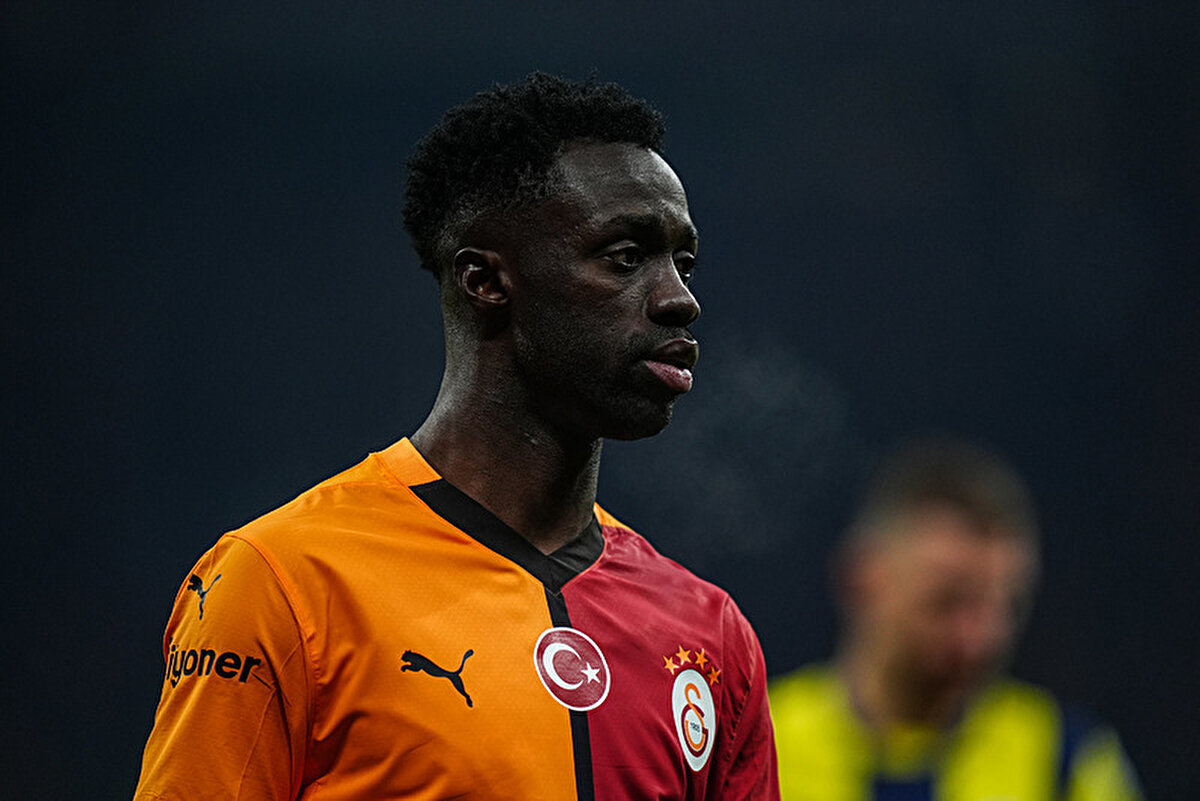 Kolombiya, Dünya Kupası Elemeleri'nde Paraguay ile karşı karşıya gelecek. Davinson Sanchez'in Paraguay maçında forma şansı bulması bekleniyor.