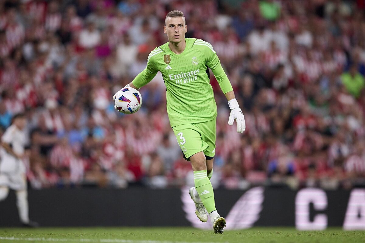 Piyasa değeri 20 milyon Euro olan Andriy Lunin'in Real Madrid ile 2030 yılına kadar sözleşmesi bulunuyor.