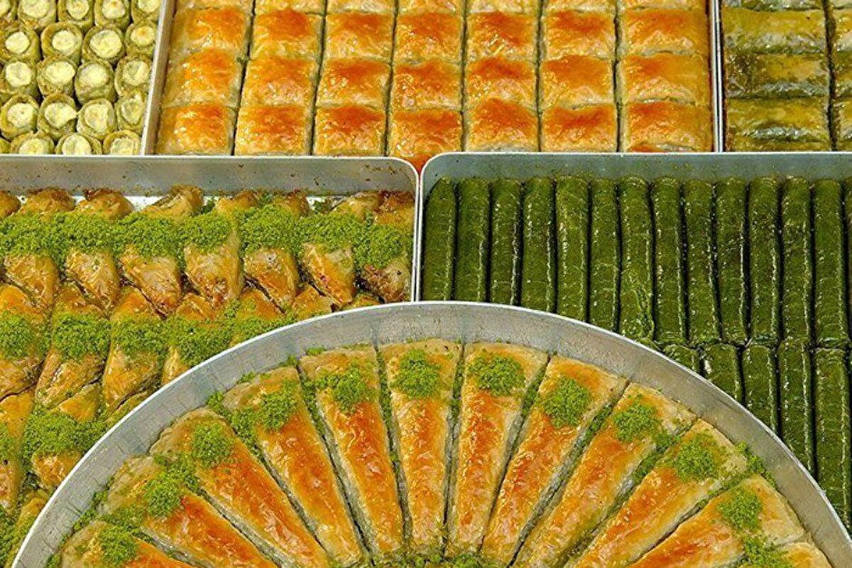 Ayrıca güneş ışığına uzun süre maruz kalan ve eriyip tekrar donan çikolataların da sağlık açısından tehlikeli olabileceğini belirten Kırım, "Çikolata alırken kakao oranının yüksek olmasına dikkat edilmeli. Kakao içeriği ne kadar fazlaysa ürünün kalitesi de o kadar artar" diye ekledi.