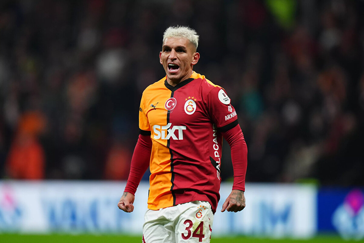 Sarı-kırmızılıların Torreira'ya gelecek teklifleri değerlendirmeye alma kararı verdiği belirtildi.<br>