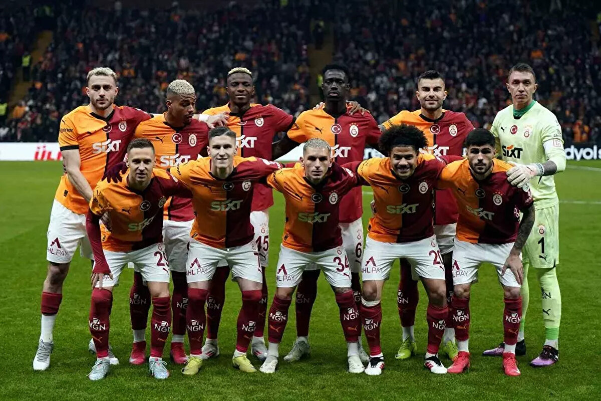 Cimbom ezeli rakibini deplasmanda mağlup ederek şampiyonluk yolunda zirvedeki yerini sağlamlaştırmayı hedefliyor.