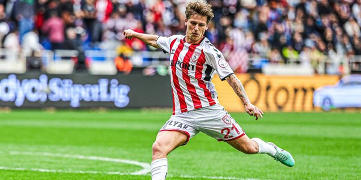 Galatasaray yönetimi, 2027 yılına kadar sözleşmesi bulunan Danimarkalı 10 numaranın performansını izleyecek ve duruma göre sezon sonunda pazarlık masasına oturacak.