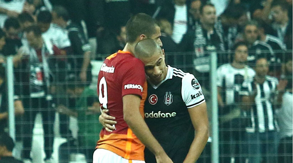 Galatasaray ve Beşiktaş döneminde neler yaşadın, Fenerbahçe'deki dönemine benzer bir durum mu oldu senin için?<br><br>"Fenerbahçe'ye ben bir arkadaşımla beraber gittim. Orada ikimizi de almadılar. Daha sonra Galatasaray'a gittik ve çok önemli bir test maçımız vardı. O dönemde Galatasaray'ın hocası Hagi'ydi ve maçı izlemeye sadece bizim için gelmişti. O gün nasıl olduysa benim arkadaşım gelmedi. Ben, yine de kendimi en iyi şekilde profesyonelce maça hazırladım. Sahaya çıkar çıkmaz Hagi bana, 'Arkadaşın gittiyse, seni de görmek istemiyorum!' dedi. Beni hiç izlemedi aslında Hagi. Oynayamadım bile. Daha sonra Sergen Yalçın'ın sayesinde Beşiktaş'ın altyapısına gidebildim. Beşiktaş'ta daha sonra A takımla idmanlara çıktım. Daha sonra benim eski kulübüm beni istedi ve geri gelmem gerektiğini söyledi. Anlaşma olmadı. 4-5 aylık bir süreç oldu benim için. Oynayamadım ve benim için çok zordu."<br>