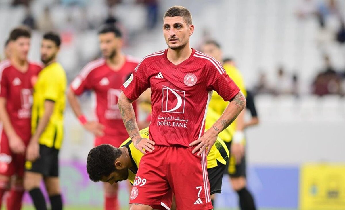 Kariyerine Pescara'da başlayan Verratti, 2012'de 12 milyon euro karşılığında Fransız ekibi Paris Saint- Germain'e transfer oldu. 11 yıl boyunca PSG forması giyen İtalyan orta saha, Eylül 2023'te de Al- Arabi'ye gitti. Katar temsilcisinde bu sezon 17 maça çıkan Verratti, 4 gol, 4 asistlik performans gösterdi.<br>