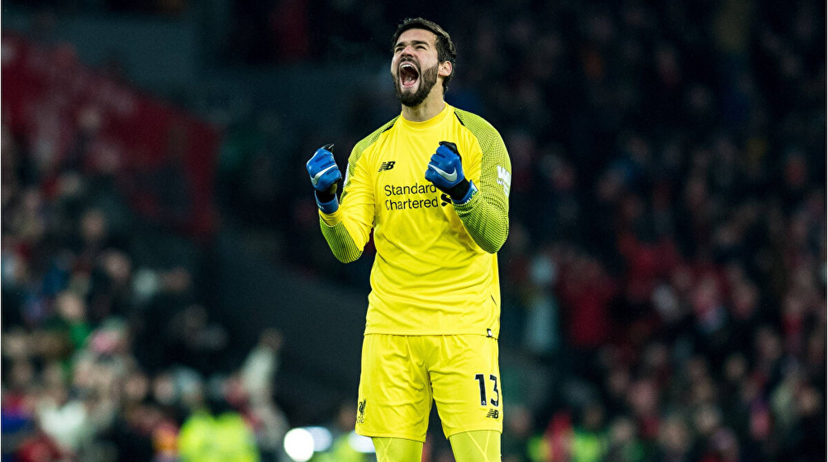 Bu doğrultuda çalışmalarını sürdüren sarı-kırmızılıların gündemine Liverpool'un kalecisi Alisson Becker'i aldığı iddia edildi.<br><br>