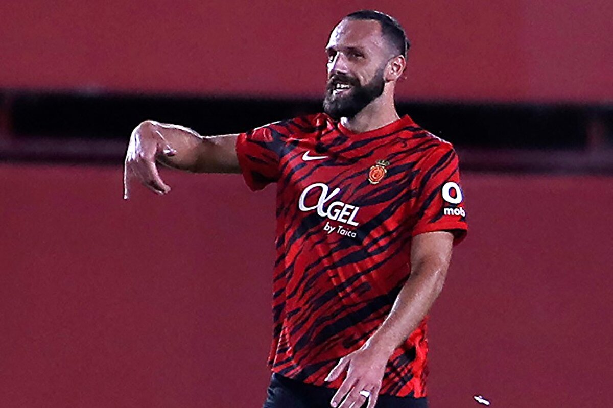 Europacalcio'nun haberinde Torino'nun Vedat Muriqi ile ilgilendiği belirtildi. Gelecek sezon için hücum hattına takviye planlayan Torino'nun, Muriqi'yi listesine aldığı aktarıldı.<br>