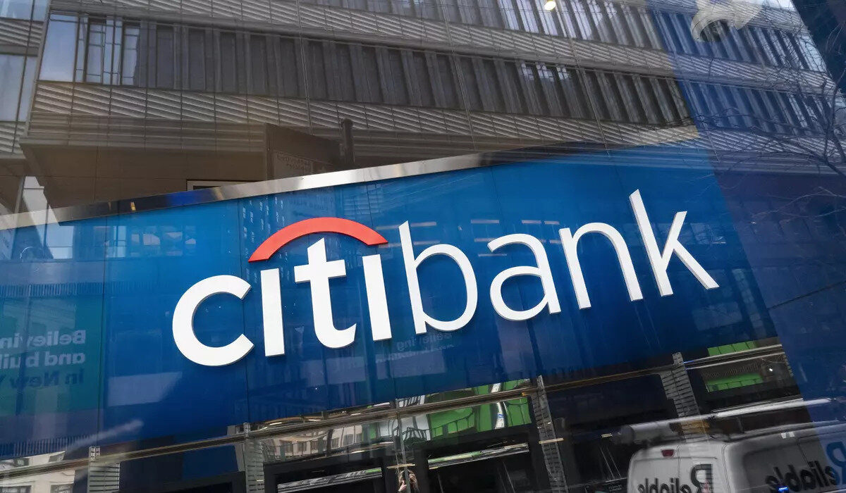 Citi Araştırma Bölümü Müdürü'nün sorusu: Hazine borçlanma programında azalmaya gitmeyi düşünüyor musunuz? <br><br>M.Ş: Nakit rezervimiz güçlü, piyasa koşullarına göre programda değişiklik yapabiliriz. Talep gelirse TCMB döviz rezervlerini desteklemek için döviz cinsinden fx borçlanma yapabiliriz. 