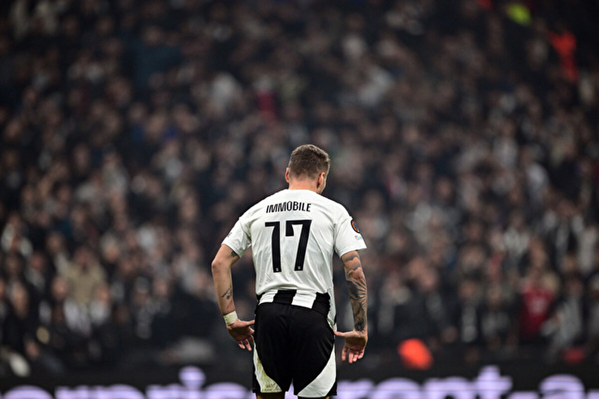 Beşiktaş formasıyla bu sezon 33 maçta forma giyen İtalyan yıldız, 15 gol 3 asistlik performans sergiledi.<br>