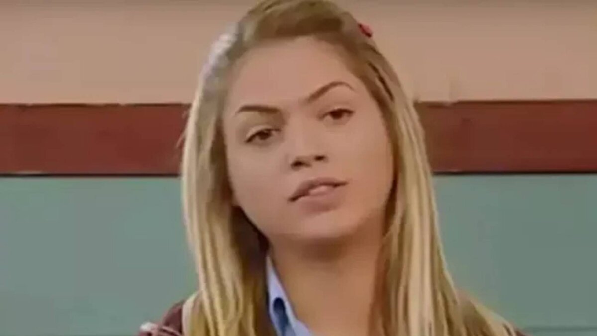 Nişantaşı'nda görüntülenen ünlü oyuncunun zaman içindeki değişimi sosyal medyaya damga vurdu. İpek Erdem'i görenler, "Yıllar acımamış" yorumlarında bulundu.