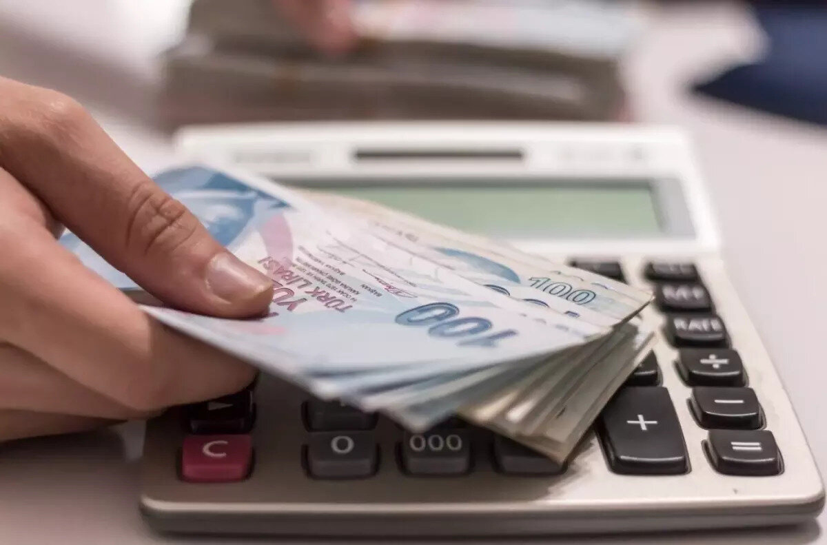 İşbaşı eğitim programlarına veya meslek eğitim kurslarına katılmak isteyenler, 81 ildeki Çalışma ve İş Kurumu İl Müdürlükleri veya Hizmet Merkezleri üzerinden başvuru yapabiliyor.