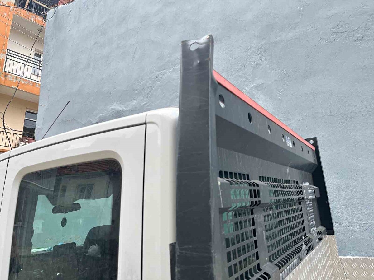 Öte yandan, gözaltına alınan şüpheli A.G.’nin emniyetteki işlemlerinin sürdüğü öğrenildi.