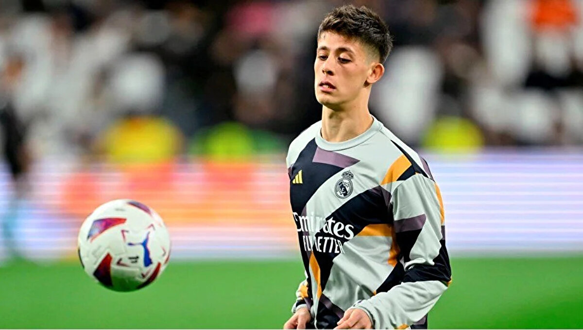 "Güler, Aston Villa'nın çok beğendiği bir oyuncu." şeklinde konuşan Monchi, "Arda bana göre özellikle çok iyi teknik koşullara sahip bir oyuncu. Sahada ortaya koyduğu bir karakter de var. Bunu milli takımındaki oyunuyla gösteriyor. Orada yaşıyla ilgisi olmayan sorumluluklar üstleniyor." değerlendirmesinde bulundu.<br>