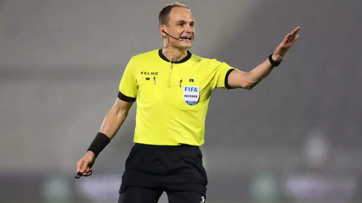 Daha önceki kuralda, rakip takıma endirekt serbest vuruş verilmeden önce kalecinin topu bırakması için 6 saniyesi vardı ancak bu kural hakemler tarafından nadiren uygulanıyordu.