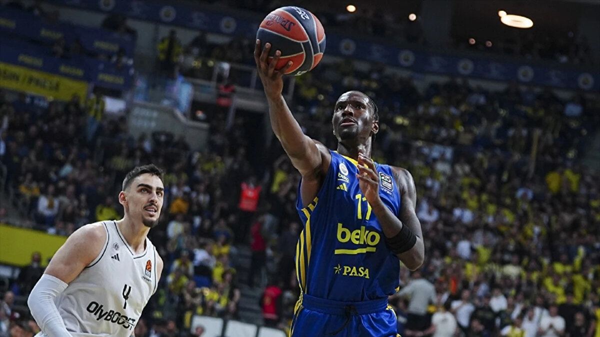 EuroLeague İçin Büyük Tehdit<br>Eğer Real Madrid, Barcelona, Bayern Münih, PSG ve Fenerbahçe gibi takımlar NBA Avrupa Ligi'ne katılırsa, bu durum EuroLeague’in gücünü büyük ölçüde azaltabilir. EuroLeague, Avrupa basketbolunun en üst düzey organizasyonu olarak bilinse de NBA destekli bir ligin oluşması, yıldız oyuncuların ve sponsorluk gelirlerinin kaymasını beraberinde getirebilir.