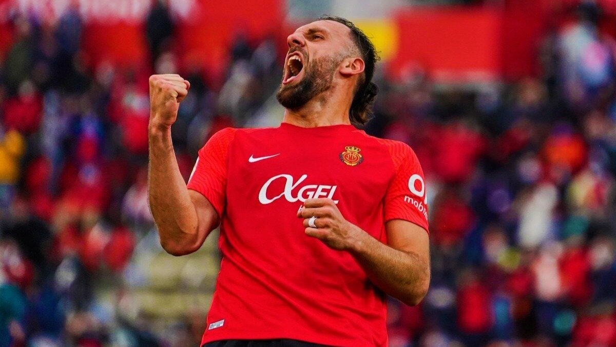 Mallorca'da forma giyen Vedat Muriqi için sıcak bir transfer gelişmesi yaşandı. Bir dönem Lazio'da da forma giyen Kosovalı golcü oyuncu Vedat Muriqi, İtalya Serie A'ya geri dönmeye hazırlanıyor.