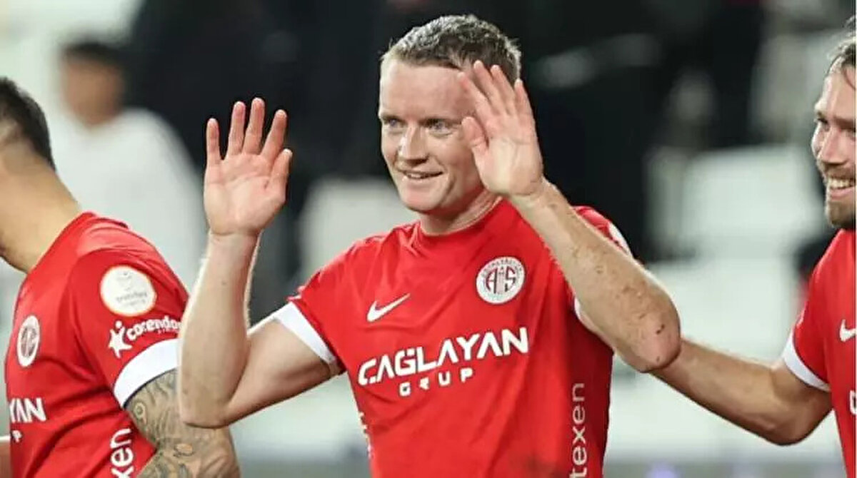 * Sam Larsson | 31 yaş | Antalyaspor<br><br>* 1.4 Milyon Euro (Piyasa değeri)