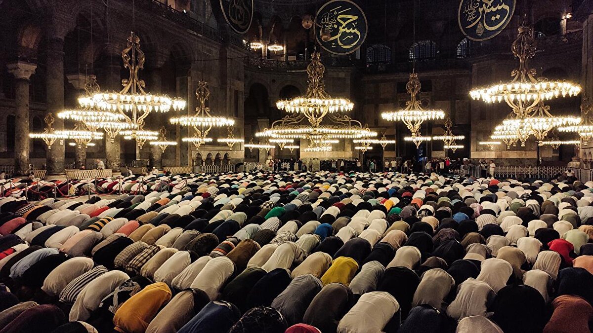 Nevşehir: 06:59<br><br>Niğde: 06:59<br><br>Ordu: 06:46