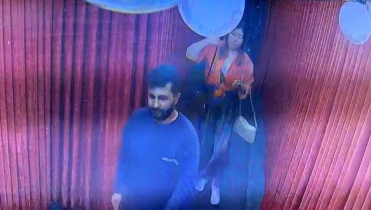 Olayın ardından Çin’deki banka yetkilisinden gelen telefon üzerine dolandırıldığını anlayan kadın turist, emniyete giderek şikayette bulundu. Şikayet üzerine çalışma başlatan Beyoğlu Asayiş Büro Amirliği ekipleri, güvenlik kamera görüntülerini incelemeye aldı. Taksinin plakasını da sorgulayan polis, taksi şoförünün Salih E. olduğunu tespit etti. Devam eden çalışmalarda taksi şoförü yakalanarak gözaltına alındı.