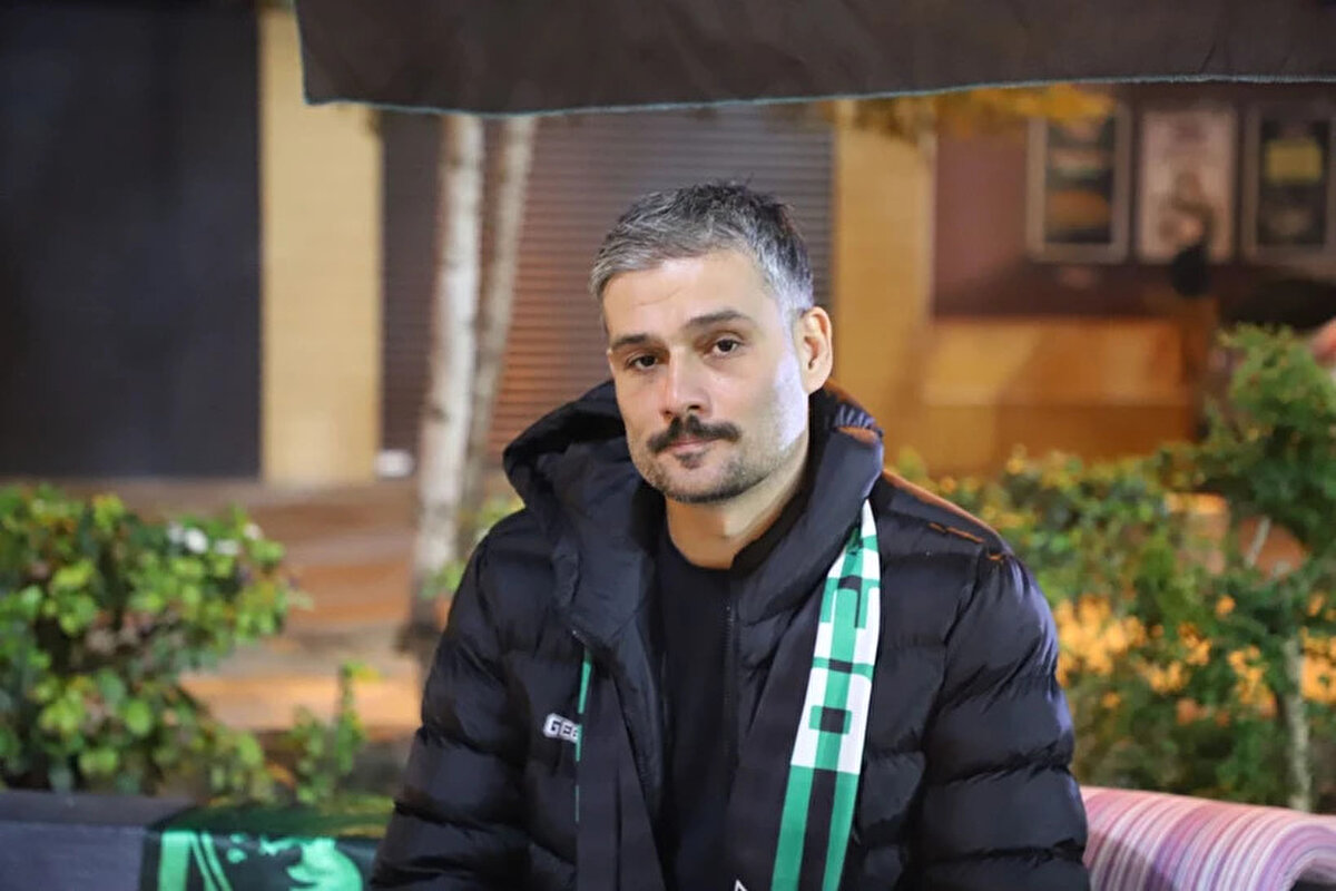 Takımın yok olmasına tepki göstermek amacıyla bu kararı aldığını ifade eden Ergil, "Sahurumu yaptım, süresi belirsiz açlık orucuna başlıyorum. Madem ki Denizlispor yok oluyor. Artık benim için taziye yeri şehir merkezidir. Tek başımayım. Kimseyle planlamadım. Kimseyi davet etmem. Ama gelen olursa siyaset karıştırmamasını rica ederim." dedi.