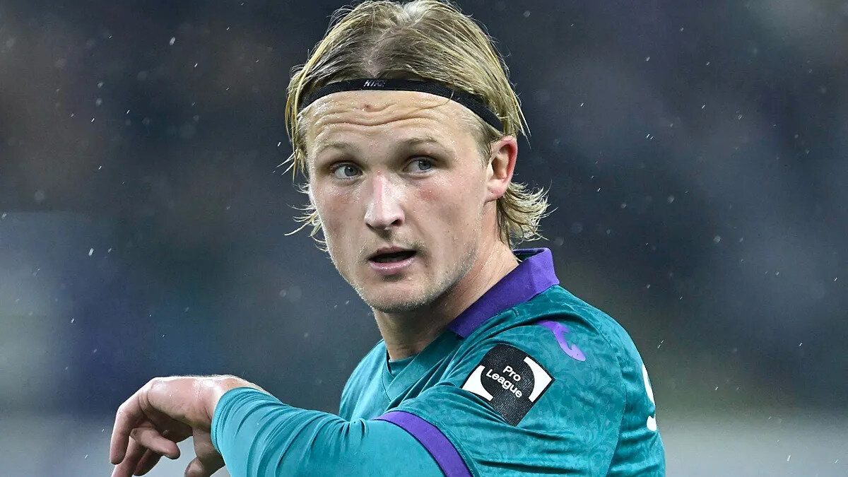 Piyasa değeri 13 milyon Euro olan 27 yaşındaki Danimarkalı oyuncu bu sezon Anderlecht formasıyla 35 maçta 20 gol atıp, 2 de asist yaptı.