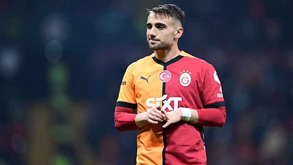 Dizinde esneme olduğu için A Milli Takım kadrosundan çıkarılan Yunus 2 gündür takımla beraber çalışıyor. Buruk’un yıldız oyuncuya derbide ilk 11’de görev vermesi bekleniyor.<br>