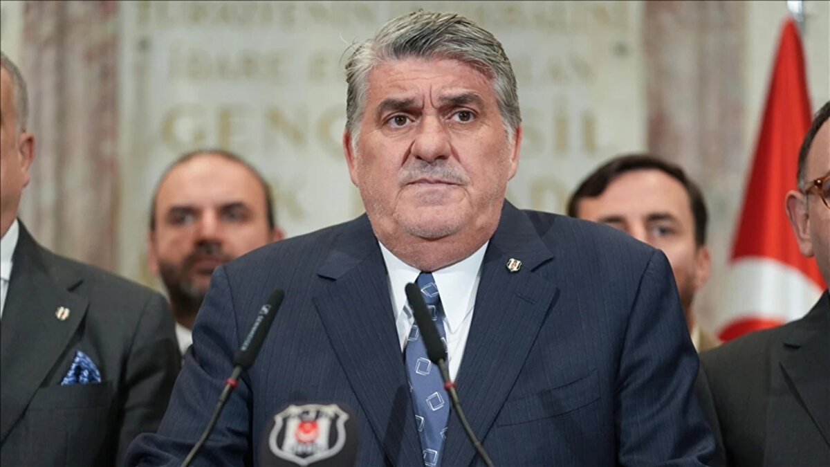 Beşiktaş Başkanı Serdal Adalı ile maçı izleyecek olan hakem, maçtaki pozisyonlarla ilgili yorumları, Beşiktaş YouTube kanalında yayınlanacak.