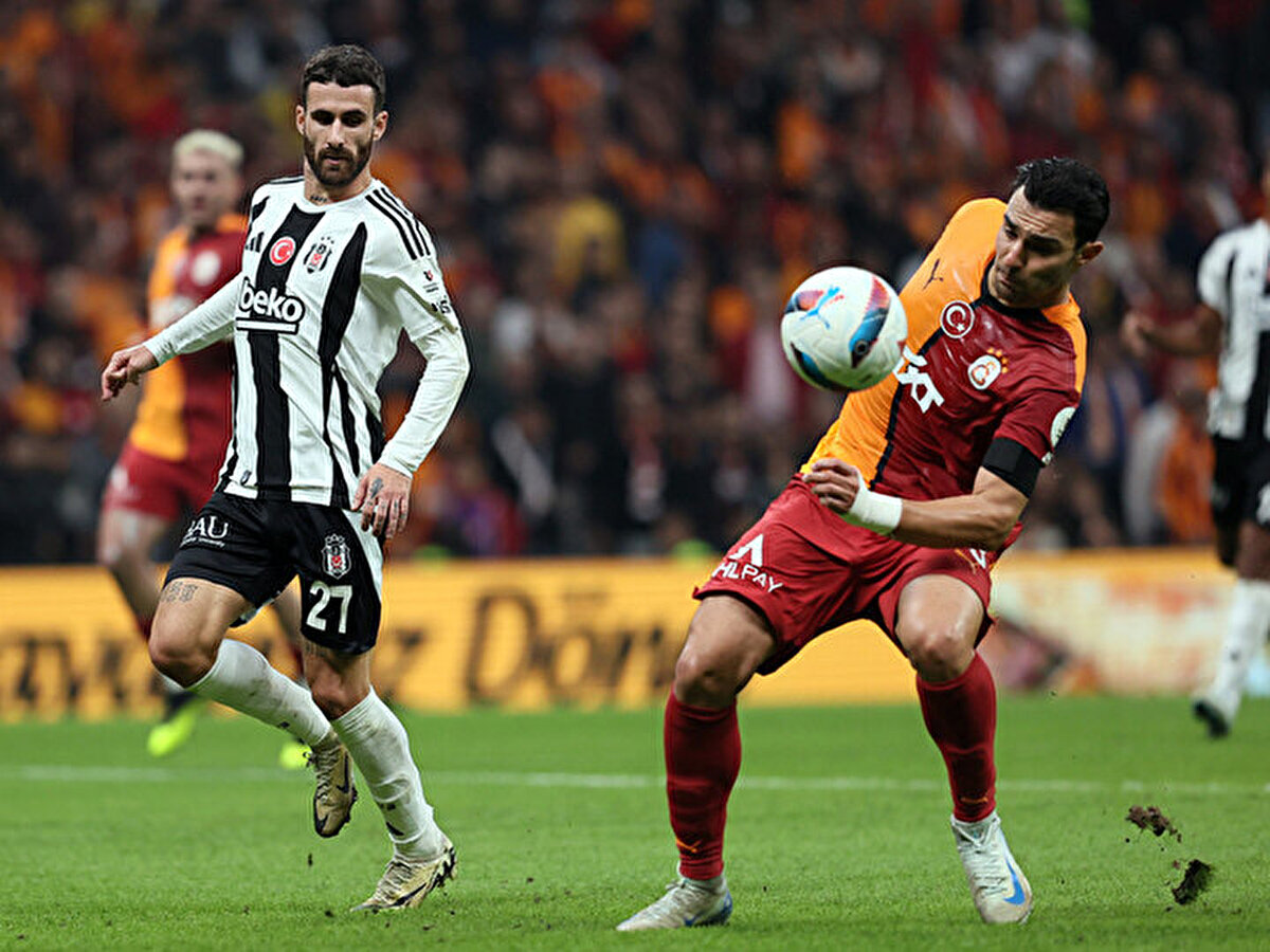 Futbolseverler, hem Galatasaray'ın şampiyonluk yarışını hem de Beşiktaş'ın Avrupa kupalarına katılımını yakından ilgilendiren maçın sonucu merakla bekleniyor.