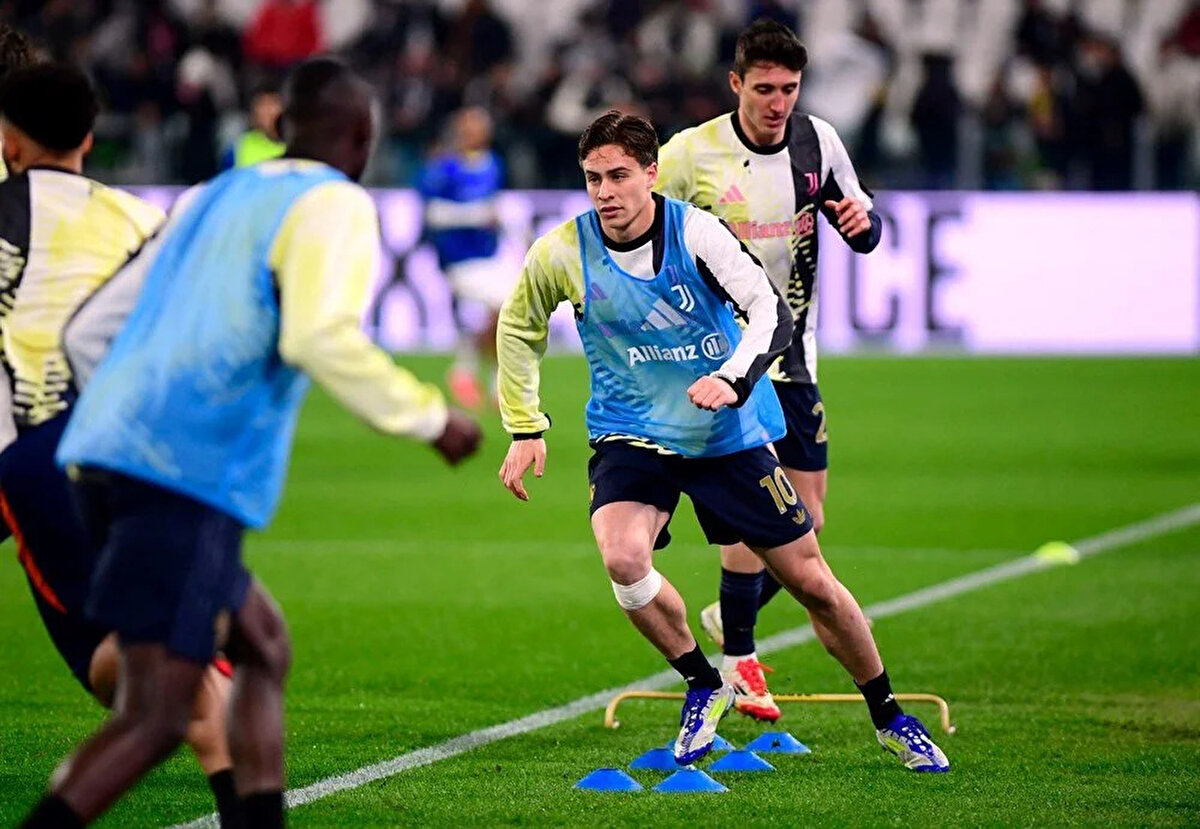 Bu sezon Juventus formasıyla 41 maça çıkan Yıldız, 6 gol - 4 asistlik bir performans sergiledi.