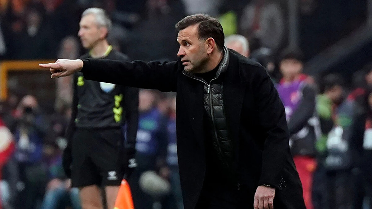 Okan Buruk yönetimindeki Galatasaray da zorlu mücadelede rakibine boyun eğmek istemiyor. Sarı-kırmızılılar, Fenerbahçe ile olan puan farkını korumak için karşılaşmada sahne alacak.