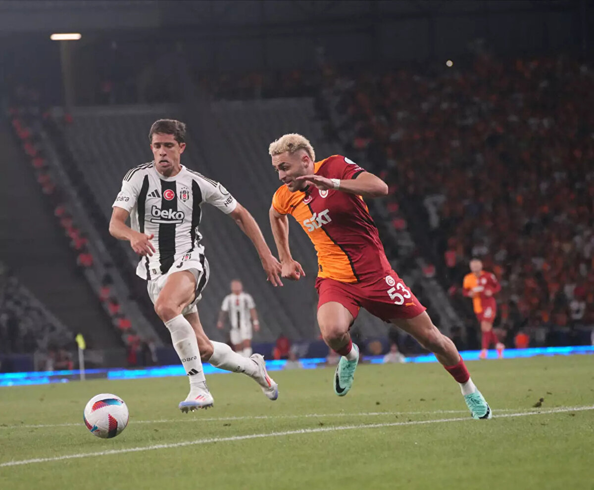 DERBİDE GOL ATMASI MUHTEMEL İSİMLER<br><br>Maçı Beşiktaş'ın kazanma olasılığını daha yüksek bulan yapay zeka, derbide, her iki takım adına gol atması beklenen isimleri de açıkladı.<br><br>Beşiktaş adına her ne kadar son haftalardaki performansı düşüşte olsa da Ciro Immobile'nin gol yollarında Rafa Silva ile birlikte en etkili isim olmasını beklediğini kaydeden yapay zeka, Galatasaray'da da son dönemdeki etkili performansı nedeniyle Osimhen'in derbide gol atabileceğini belirtti.