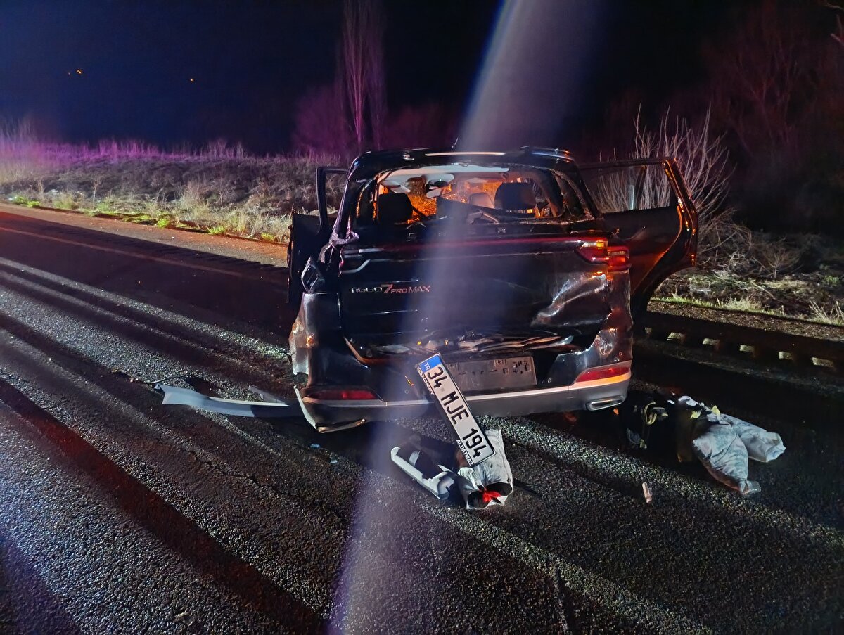 Yaralı 10 kişi, ambulanslarla Suşehri Devlet Hastanesine kaldırılarak tedavi altına alındı. Kazayla ilgili soruşturma başlatıldı. 