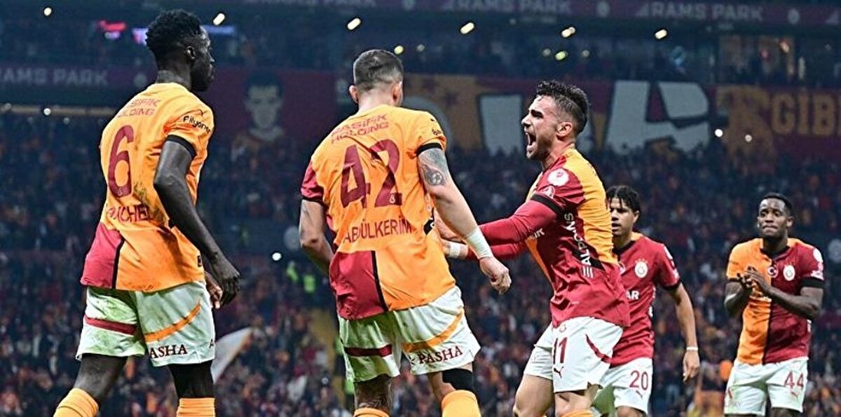 Galatasaray armasına 5. yıldızı ekleme hayali kuran Dursun Özbek'in, "Galatasaray inşallah bu sezonu çifte kupayla kapatacak." dediği aktarıldı.<br>