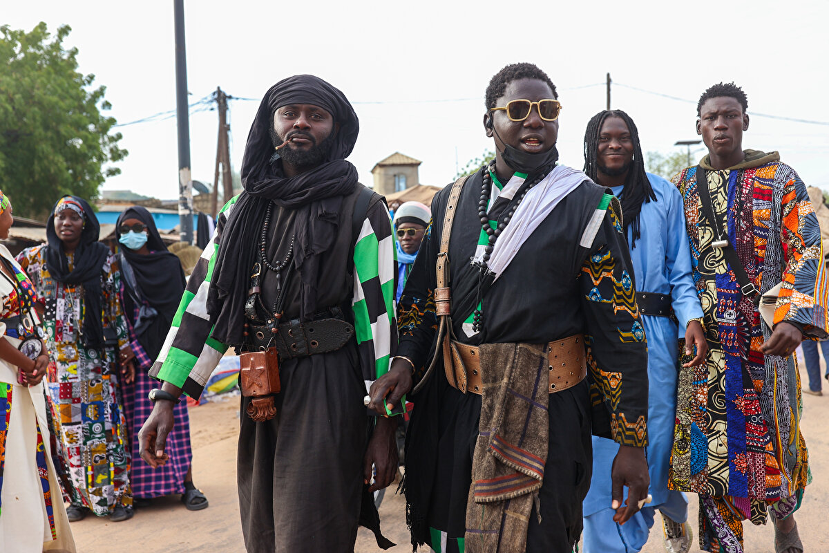 Mame İbrahima Fall'ın şeyhine hizmeti günlük ibadetlerden üstün görmeye başlamasıyla Baye Fall hareketi ana akım Mürîdîlerden ayrışarak mistik ve farklı boyut kazandı.