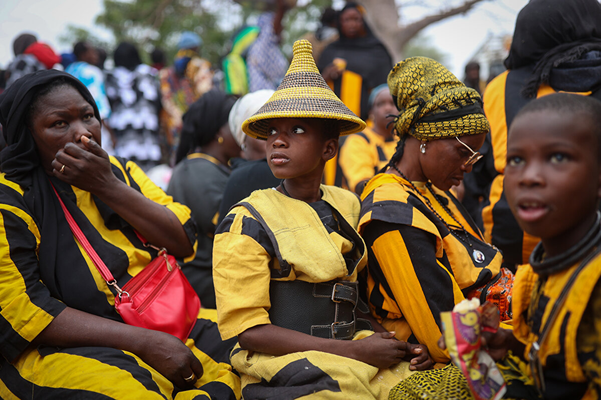 Senegal'e özgü bir yapı olan Baye Fall takipçileri arasında İslâmiyet'i seçen birçok Batılı olduğu da biliniyor.