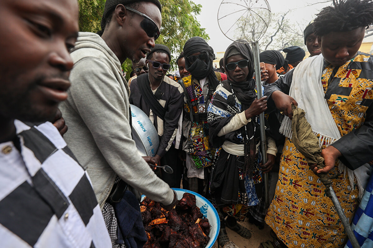 Baye Fall hareketi ise Bamba'nın ilk ve kendini en adamış talebesi Mame İbrahima Fall tarafından kuruldu.