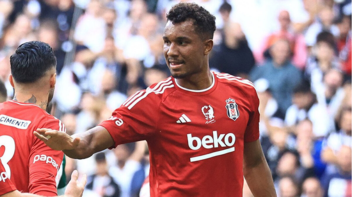 Beşiktaş'ta 4 eksik <br><br>Beşiktaş'ta sakatlıkları bulunan Felix Uduokhai ve Emrecan Terzi ile takımdan ayrı çalışan Necip Uysal ve Bakhtiyor Zaynutdinov dev maçta görev alamayacak.<br>