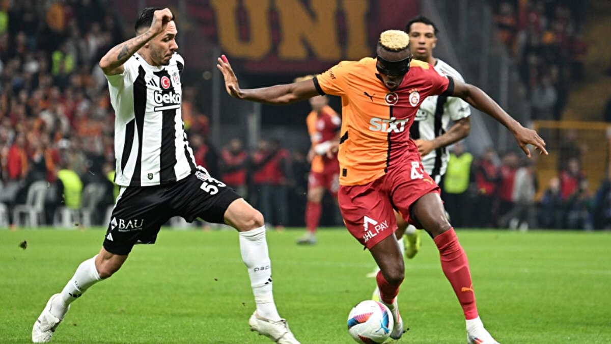 Beşiktaş ligde Galatasaray'a karşı son 3 maçta kaybetti<br> <br>Beşiktaş, Süper Lig'de Galatasaray'la oynadığı son 3 maçtan puan çıkaramadı. Geçtiğimiz sezon Galatasaray'a 2-1 ve 1-0'lık skorlarla boyun eğen siyah-beyazlılar, bu sezonun ilk yarısında da ezeli rakibine 2-1 kaybetti.