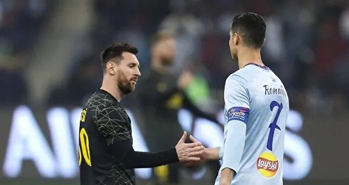 Ancak Fabrizio Romano, bu hikayelerde "hiçbir şey" olmadığını ve olası bir Ronaldo-Messi birlikteliğinin çok uzak olduğunu açıkladı.<br>