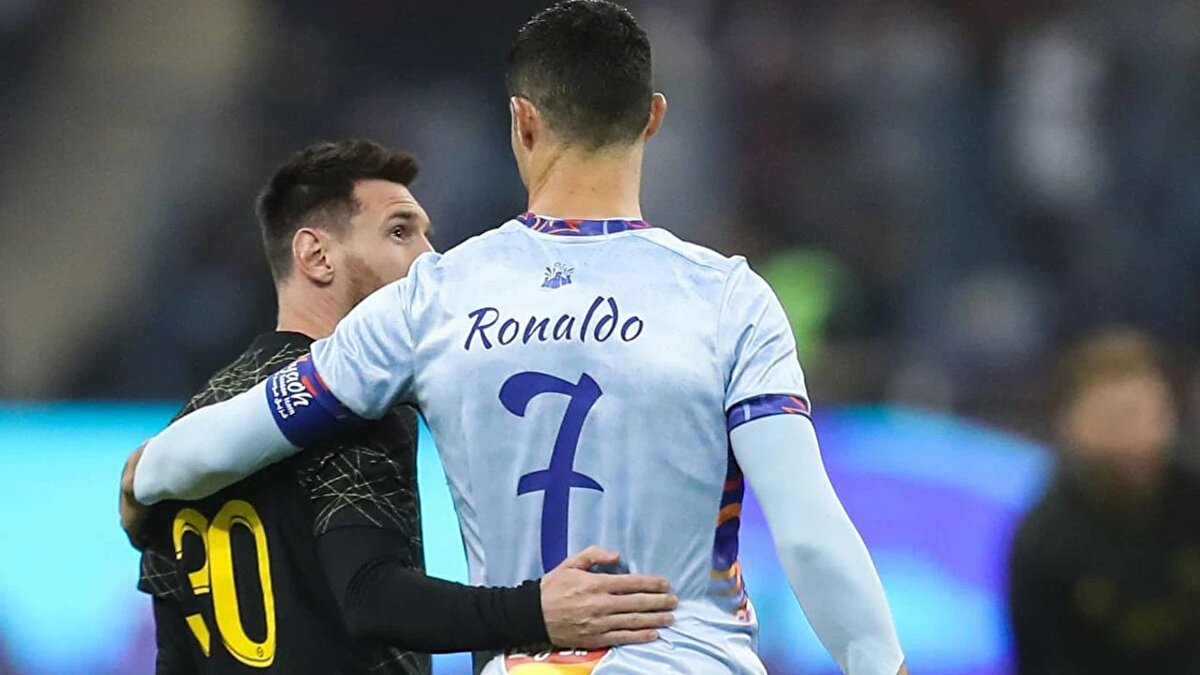 Futbolun en büyük starlarından olan Cristiano Ronaldo ve Lionel Messi'nin aynı takımda oynayıp oynamayacağı büyük bir merak konusu...