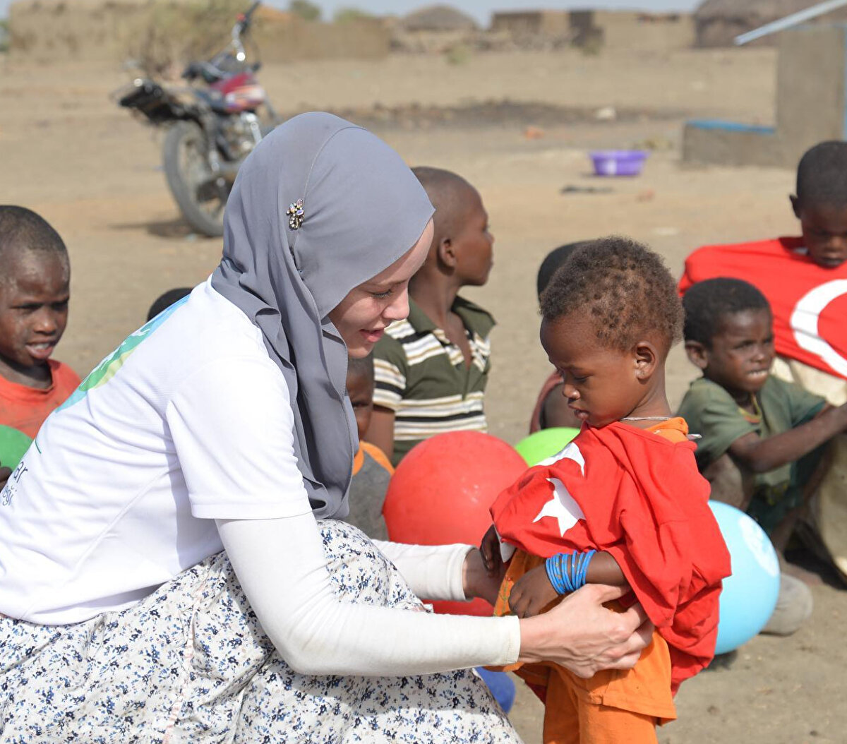 Gamze Özçelik'in gözlerden uzak büyüttüğü biricik oğlu şimdi 14 yaşında.
