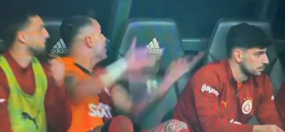 Abdülkerim Bardakçı 83. dakikada oyundan çıkarken yerine Kaan Ayhan dahil oldu.